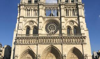 巴黎圣母院的主要内容 巴黎圣母院介绍